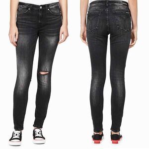Calvin Klein Women's Mid Rise Super Skinny Ripped Distressed Skinny Jeans 26x30
